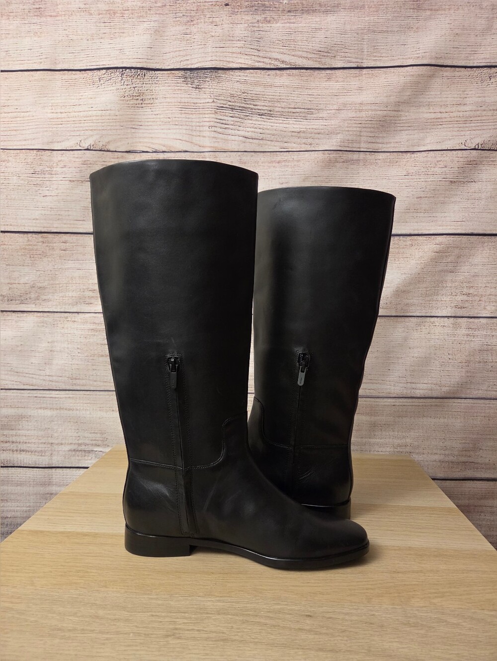 Vince

Leather Riding Boots. - Picture 9 of 15